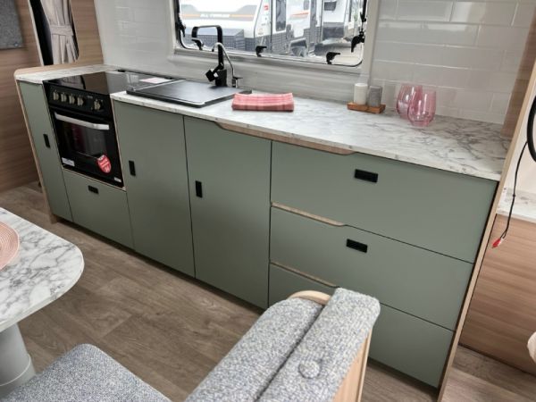 2024 Jayco Discovery Caravan 21.66-4.OB.DY-MY25 image