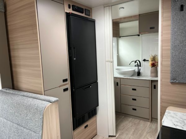 2024 Jayco Discovery Caravan 21.66-4.OB.DY-MY25 image