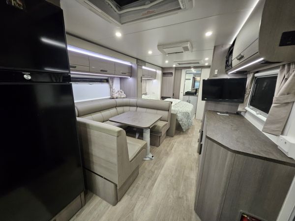 Jayco Silverline 2019 25 FT Caravan 2578-5 Layout image