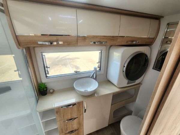 2025 Avan Aspire Caravan 587-2 image