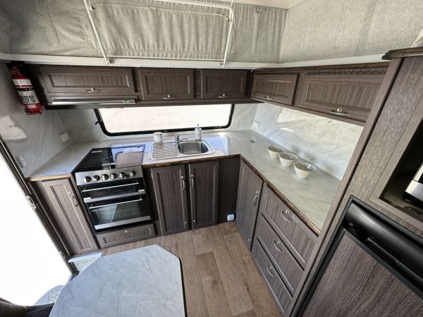 2013 Goldstream 16'6 Fk Pop Top image