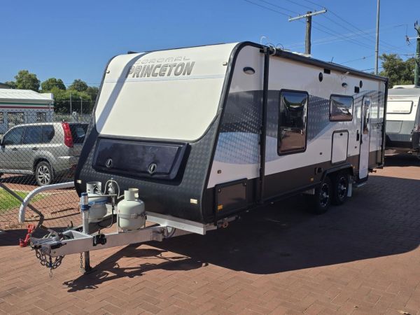 *** REDUCED PRICE *** 2018 Coromal PRINCETON Caravan image