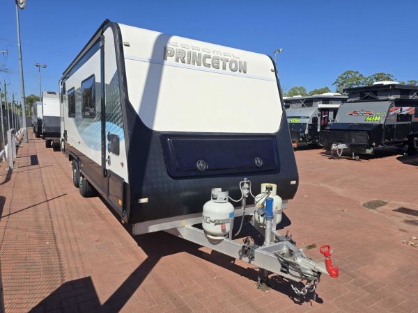 *** REDUCED PRICE *** 2018 Coromal PRINCETON Caravan image