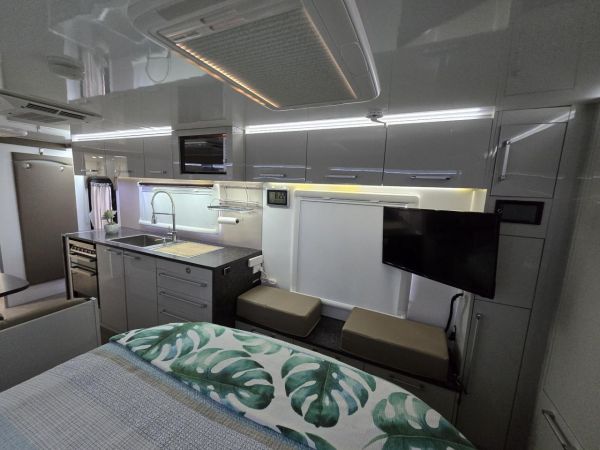 *** REDUCED PRICE *** 2018 Coromal PRINCETON Caravan image