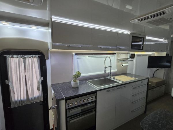 *** REDUCED PRICE *** 2018 Coromal PRINCETON Caravan image