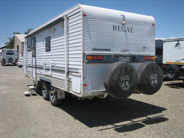 2012 Regal Commander image