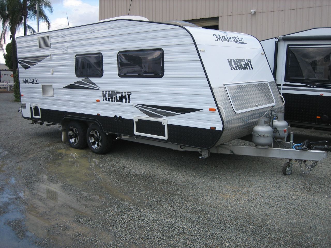 Image for 2015 Majestic Knight Caravan 1