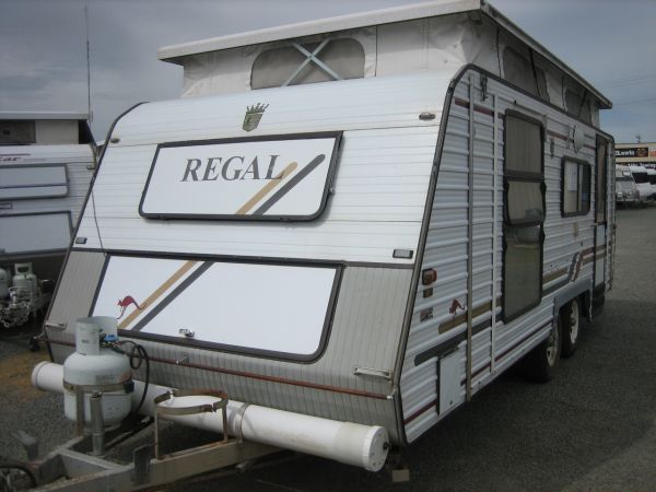 1996 Regal Deluxe Comfort Tourer image