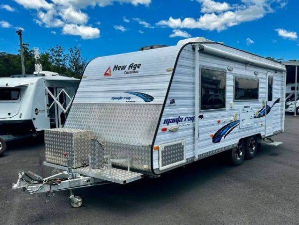 2015 New Age Caravans Mr19 Island Bed Caravan FULL ENSUITE image