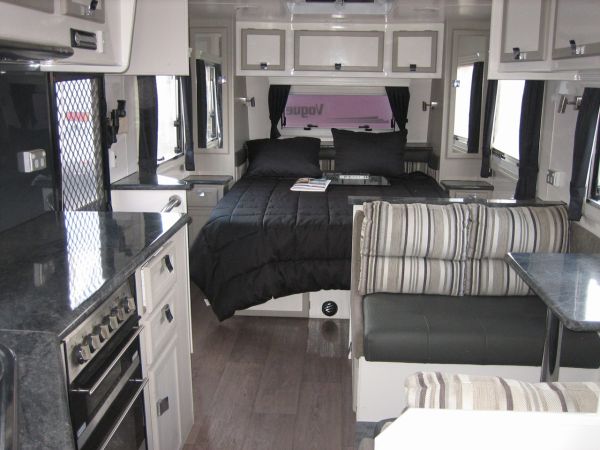 2013 Paramount VOGUE Caravan image