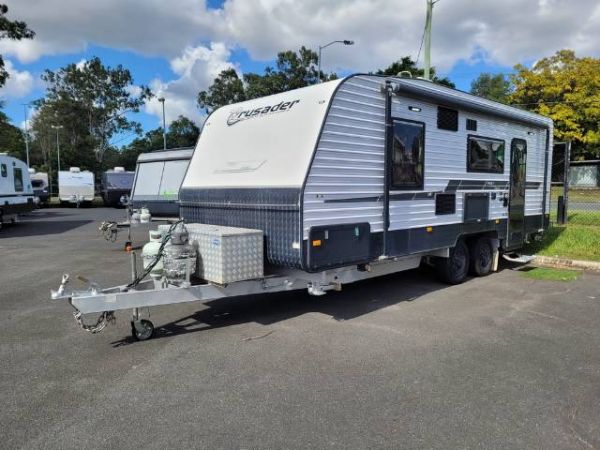 2017 Crusader Palace Family Caravan PALACE FAMILY image