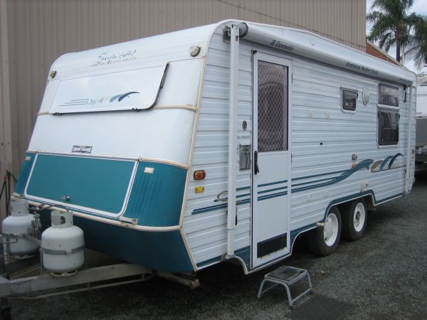 2002 Supreme Quest Caravan image