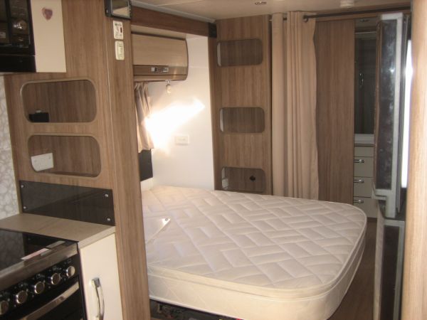 2015 Jayco Silverline Slideout Caravan image