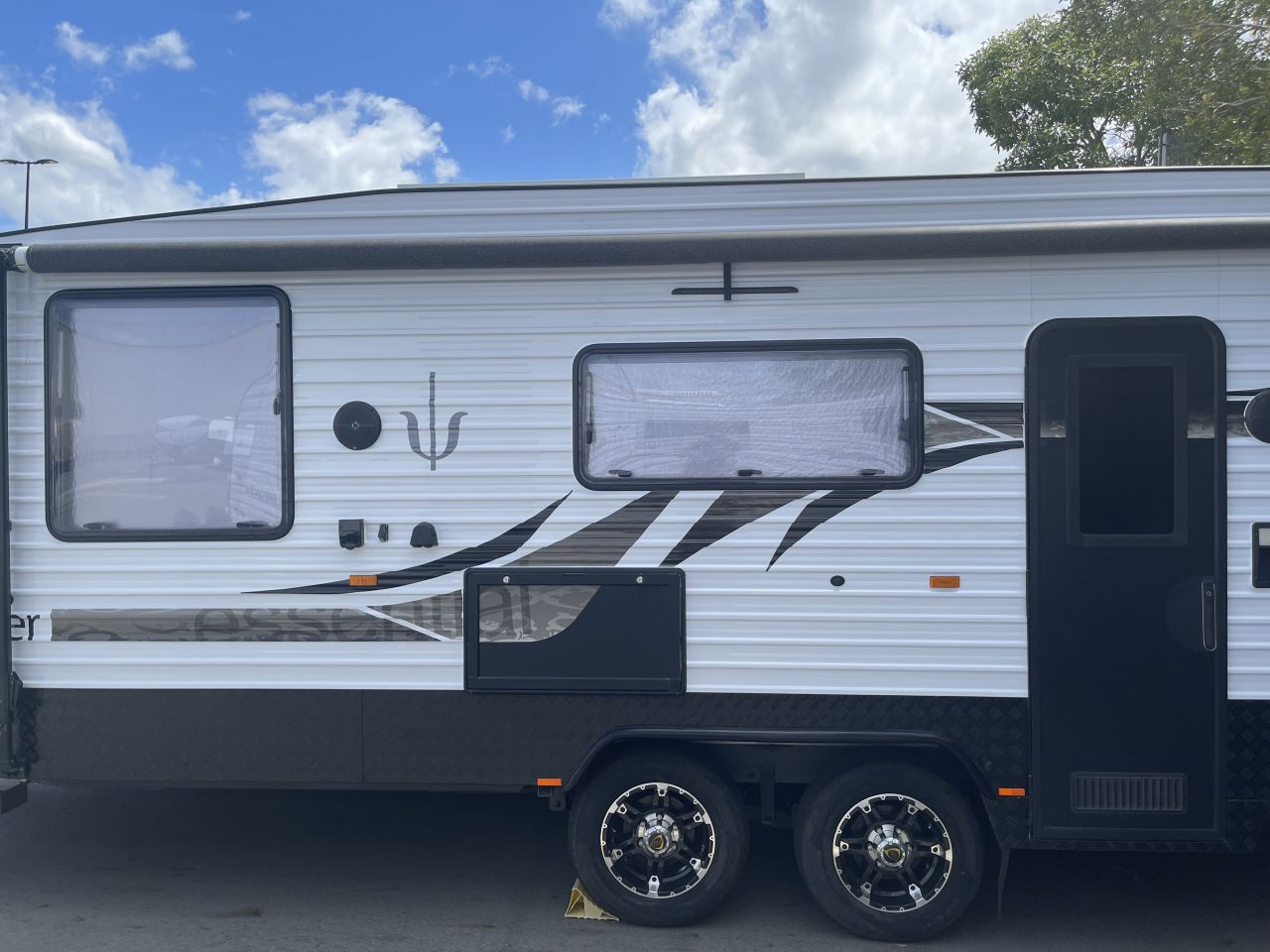Image for 2020 Essential C-Class 5.2 Full Caravan 1