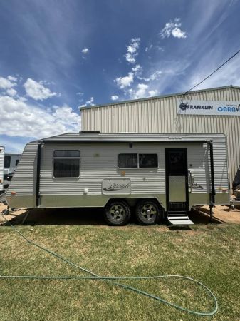 2010 Coromal Lifestyle Caravan L635S image