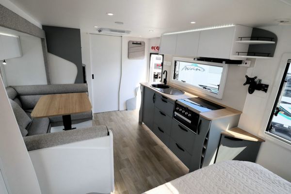 2025 Avan Aspire Caravan 587-4 image