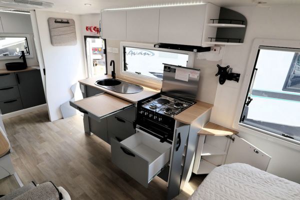 2025 Avan Aspire Caravan 587-4 image