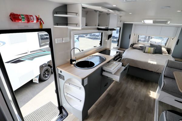 2025 Avan Aspire Caravan 587-4 image