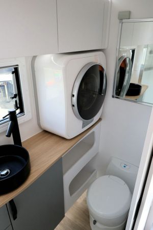 2025 Avan Aspire Caravan 587-4 image