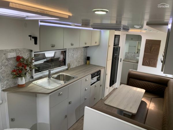 2025 Design RV FORERUNNER V7 21.6' image