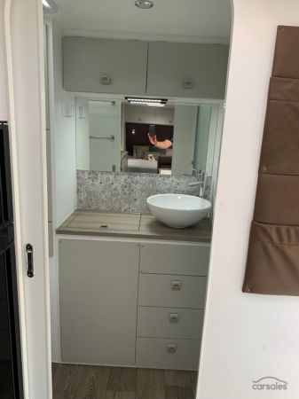 2025 Design RV FORERUNNER V7 21.6' image