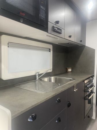 2022 Franklin Razor 220-CLW-3BS Full Caravan image