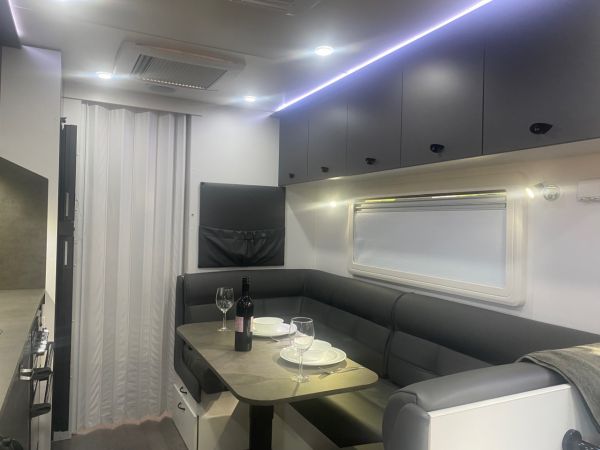 2022 Franklin Razor 220-CLW-3BS Full Caravan image