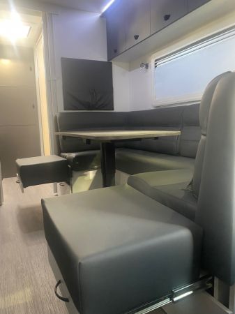 2022 Franklin Razor 220-CLW-3BS Full Caravan image