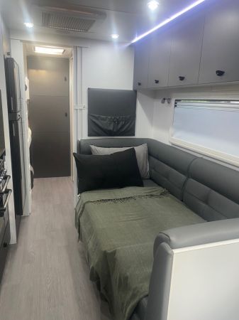 2022 Franklin Razor 220-CLW-3BS Full Caravan image