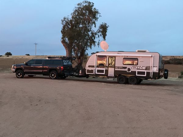 2011 Lotus Off Limits Full Caravan image