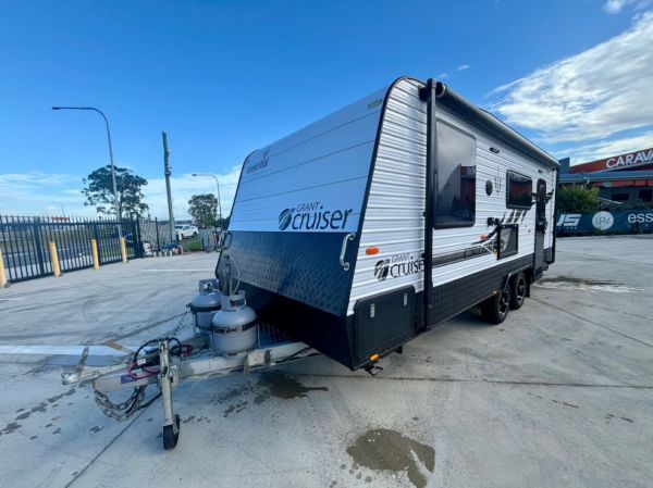 2017 Essential Caravans Grant Cruiser Caravan DESIGN 5 image