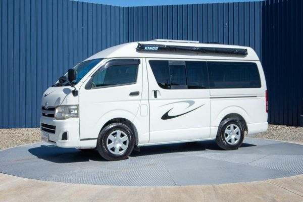 2012 Toyota Hiace image