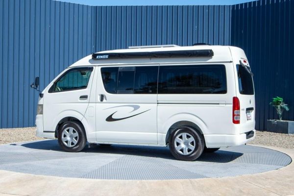 2012 Toyota Hiace image