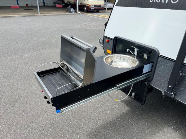 2022 Nova Bravo Caravan image