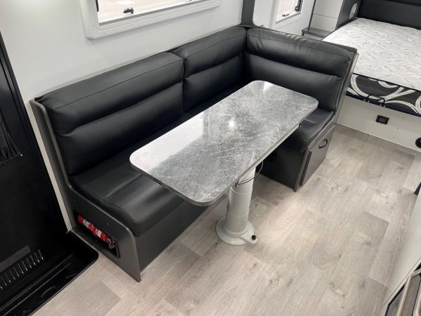 2022 Nova Bravo Caravan image