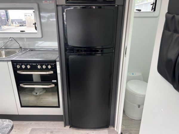 2022 Nova Bravo Caravan image