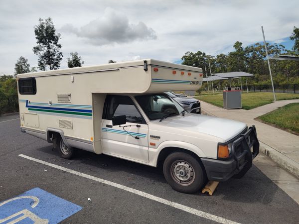 1995 Mazda Bravo/Winnebago Motorhome image