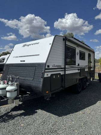 2022 Supreme Classic Caravan image