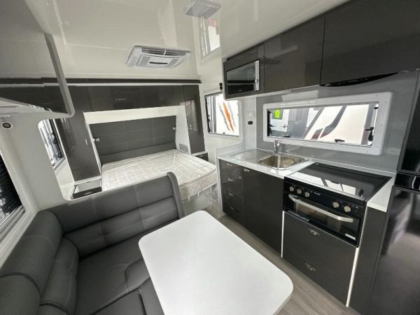 2024 Windsor Wild Semi Off-Road 176Rd image