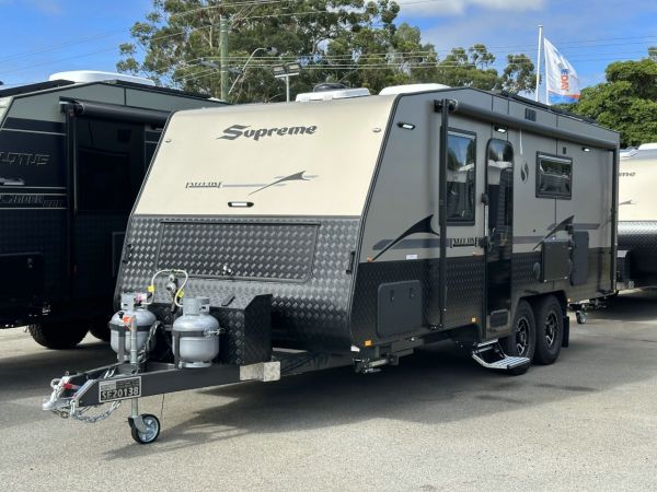2025 Supreme 2060_C_K1E2_T Executive Caravan 20'6 image