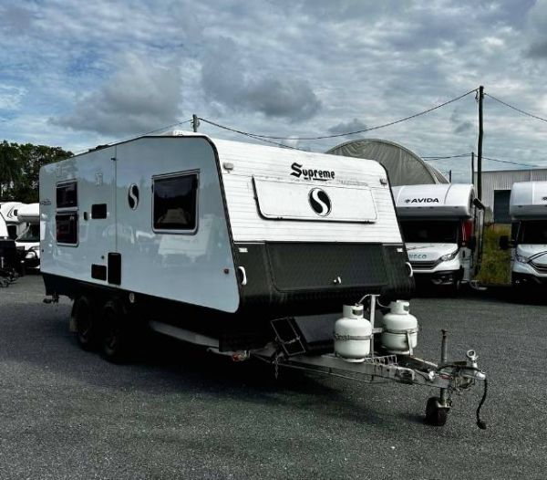 2005 Supreme Getaway Offroad Off Road Caravan 18' ISLAND BED image