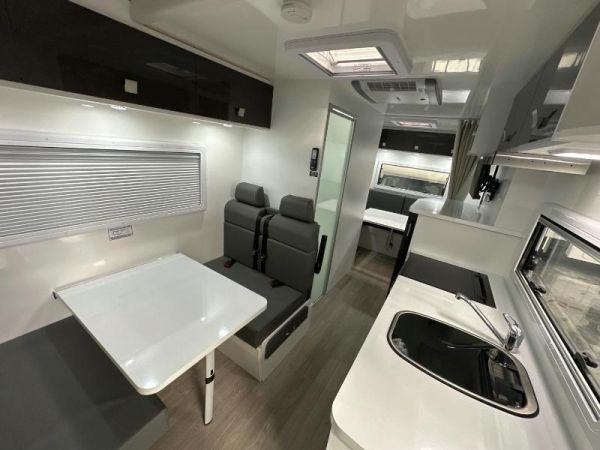2023 Winnebago Byron image