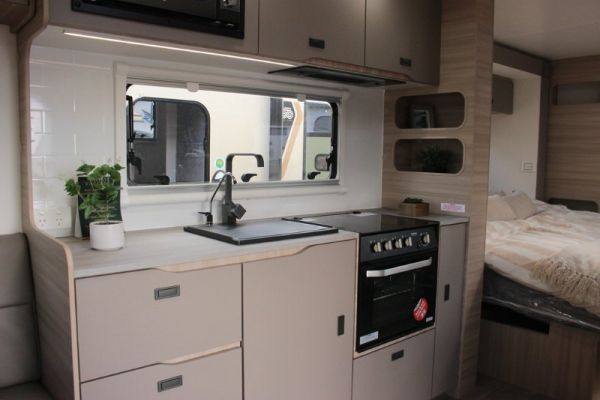 2025 Jayco Discovery Caravan 21.66-3.OB.DY-MY25 image