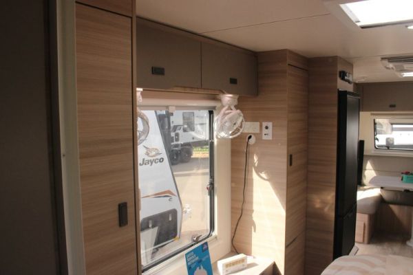 2025 Jayco Discovery Caravan 21.66-3.OB.DY-MY25 image