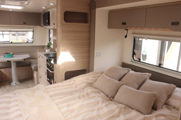 2025 Jayco Discovery Caravan 21.66-3.OB.DY-MY25 image