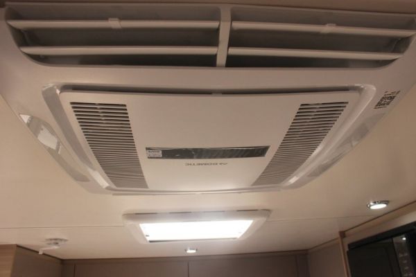 2025 Jayco Discovery Caravan 21.66-3.OB.DY-MY25 image