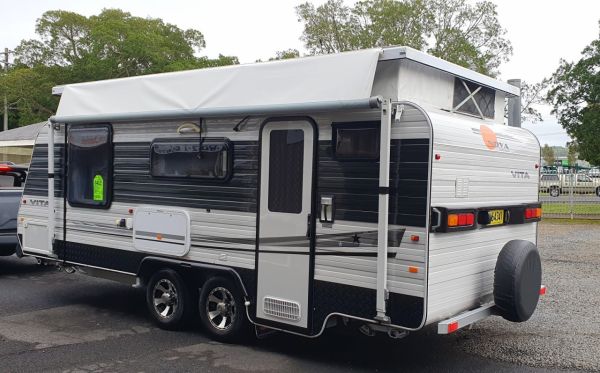 2013 Nova VITA 17.6 ensuite Pop Top image