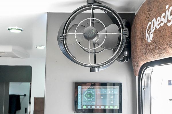 2025 Design RV Hybrid 16' Hcx16C Caravan image