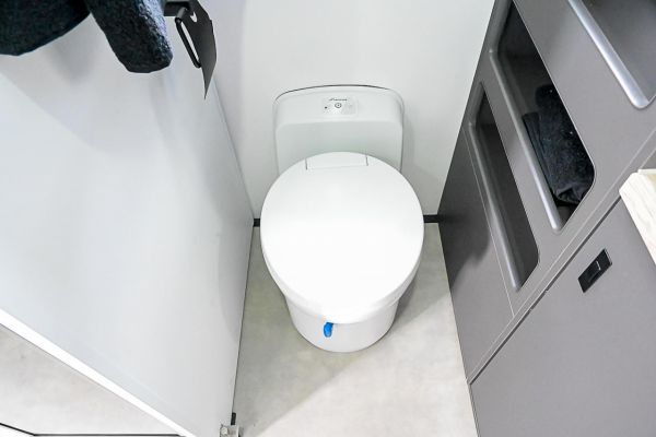 2025 Design RV Hybrid 16' Hcx16C Caravan image