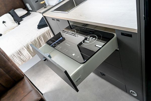 2025 Design RV Hybrid 16' Hcx16C Caravan image